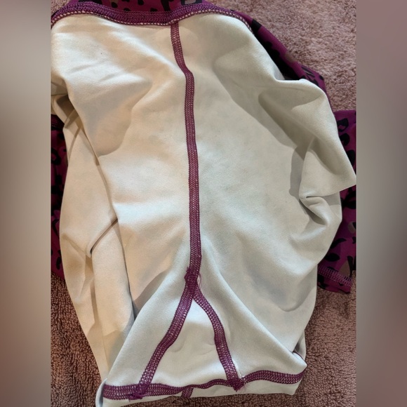 Fleo Bubble Gum Shadow Spot print. Animal/leopard or cheetah print - Picture 4 of 4